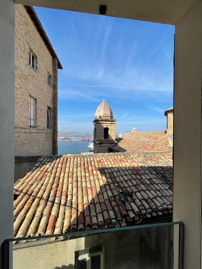 B&B Aganita Ancona Bagian luar foto