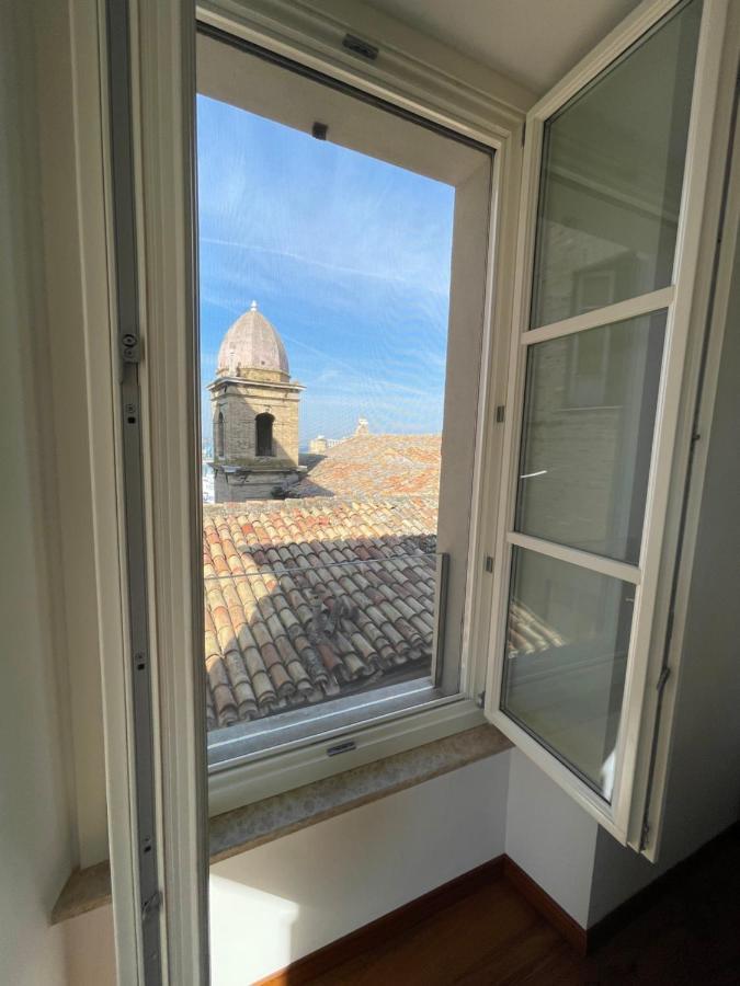 B&B Aganita Ancona Bagian luar foto