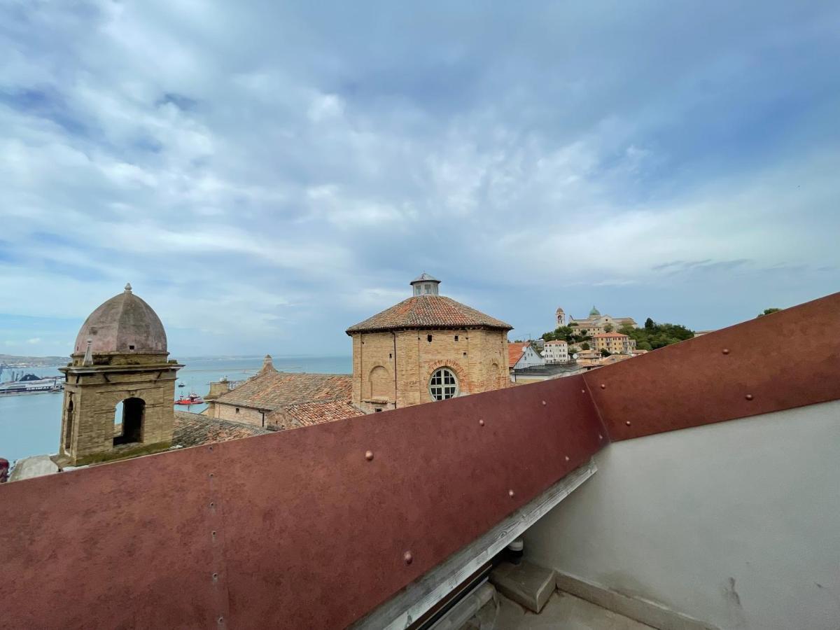 B&B Aganita Ancona Bagian luar foto