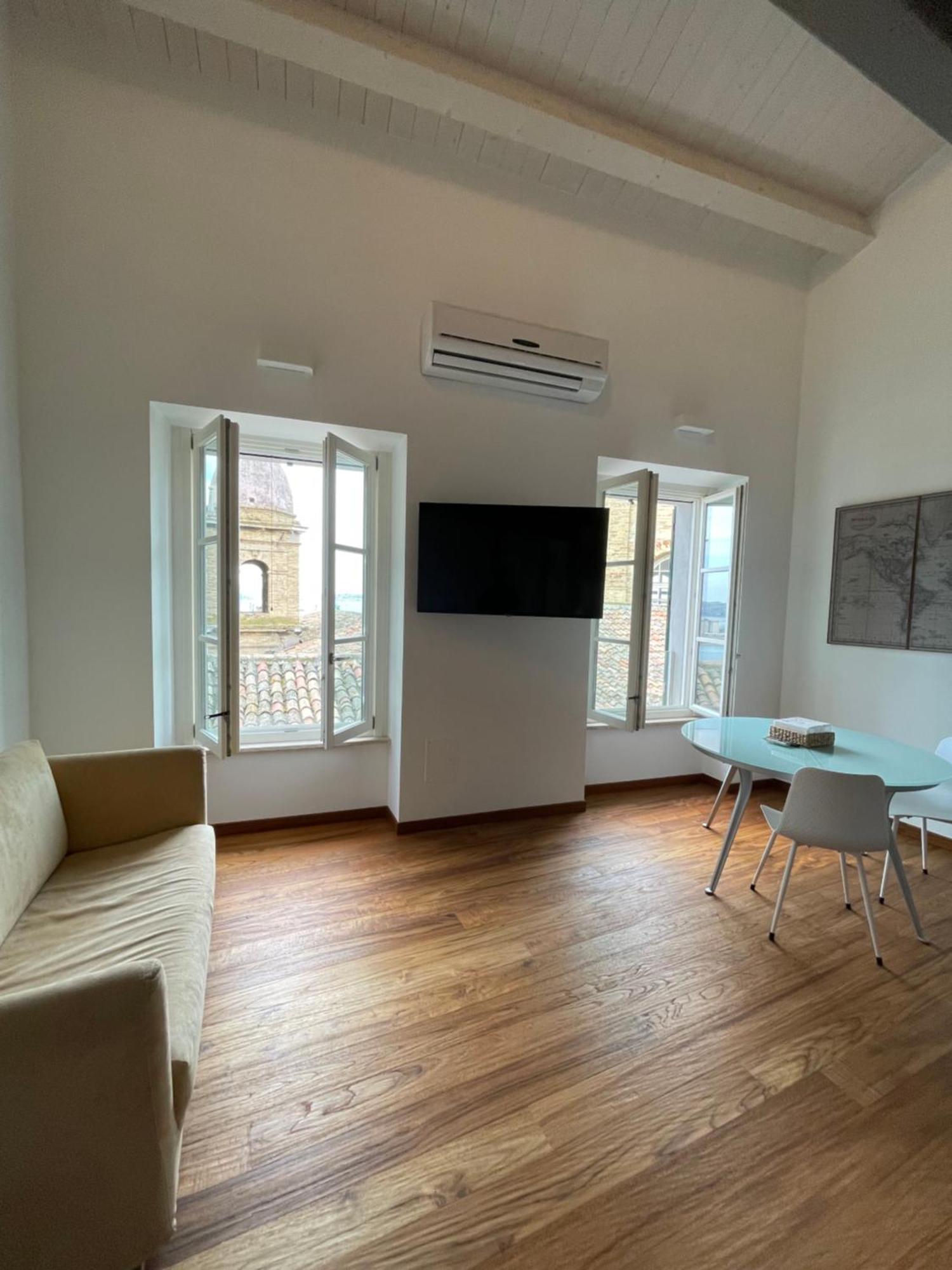 B&B Aganita Ancona Bagian luar foto